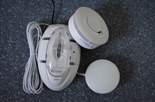 Rauchmelder für Gehörlose von der Fa. Ei-Electronics GmbH 40472 Düsseldorf, für die Brandschutzaufklärung im Seniorenbereich zur Verfügung gestellt. Mit Rauchmelder, Vibrationskissen u. Stroboskoplicht